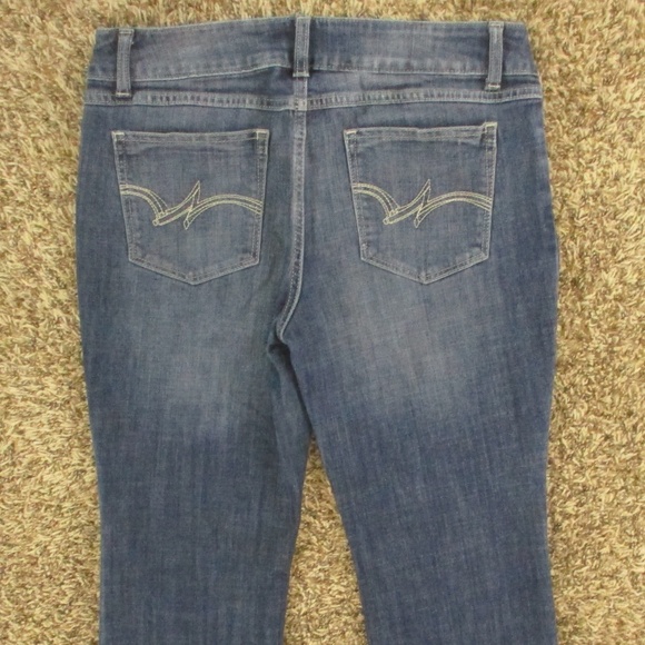 Wrangler Jeans Women's 11 Dark Wash Essential Mid Rise Bootcut Stretch Denim‎ - Picture 4 of 6
